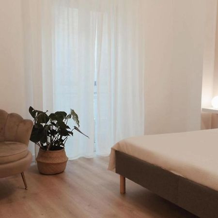 Apartmán So Fine Petruzzelli Flat Bari Exteriér fotografie
